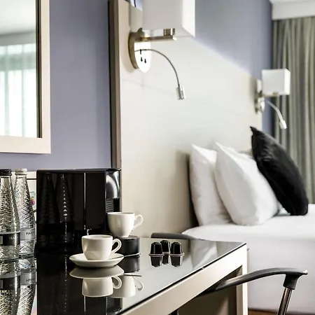 Mercure Piccadilly Hotel 4*