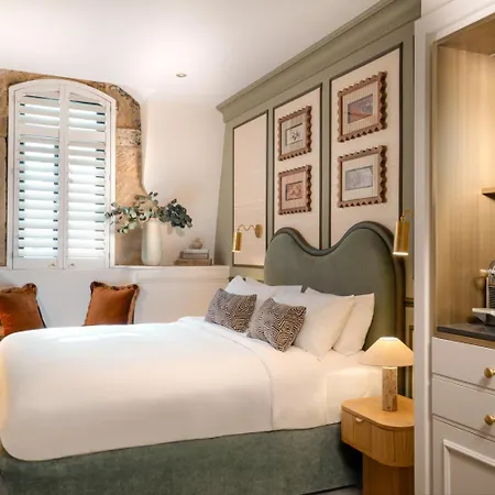 King Street Townhouse & 4*