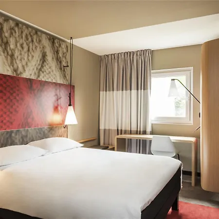 Ibis Centre Princess Street Hotel 3*