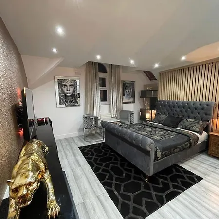 Hendham House - Near Etihad Stadium, Coop Live Arena, Ao Arena, Piccadilly Train Station & Centre 2*