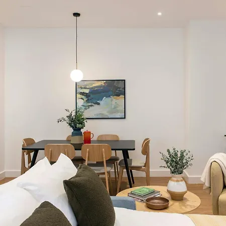 Cove Minshull Street Otel 4*