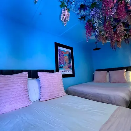 Appartamento Manchester's Only Themed Slumber Party For 8 With Makeup *