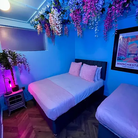 Appartamento Manchester's Only Themed Slumber Party For 8 With Makeup
