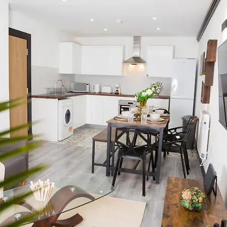 Holiday home The Cozy Chapter - Spacious Near Centre & Old Trafford