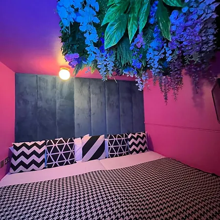 Manchester's Only Private Party For 12 With Makeup