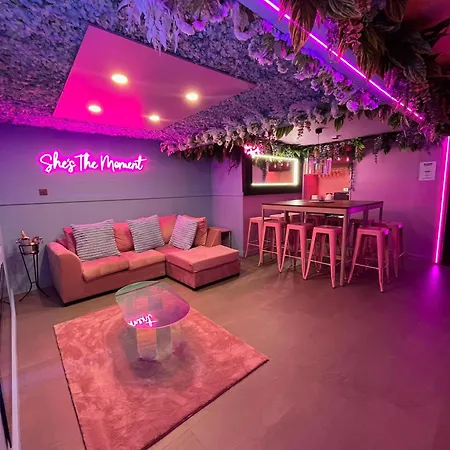 Manchester's Only Private Party For 12 With Makeup Manchester