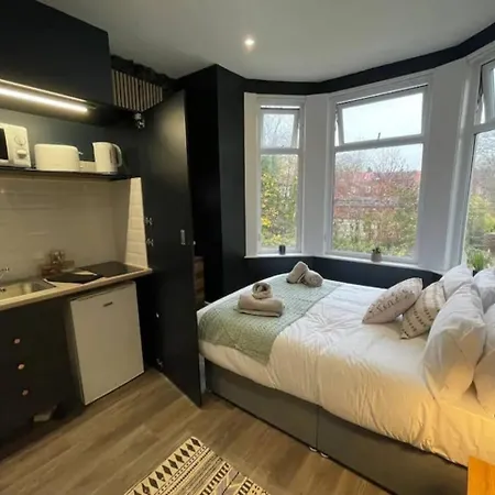 Deluxe In Manchester