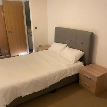 Апартаменты 2 Bedroom In The Heart Of *