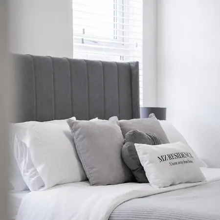 The Haven Sleeps 10 Near Centre Breakfast Hamper Included Manchester