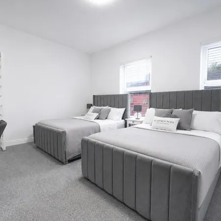 The Haven Sleeps 10 Near Centre Breakfast Hamper Included Tatil Evi Manchester