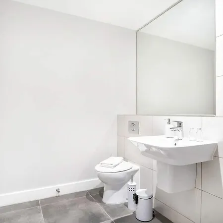 Modern 3 Bedroom * Manchester