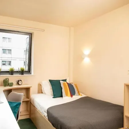 Rusholme Place - Walking Distance To * Manchester