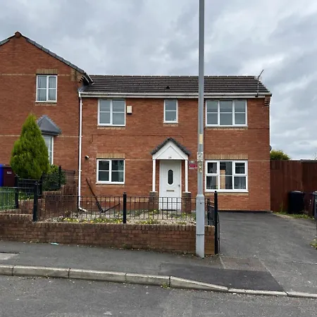 Holiday home Spacious 3-bedroom House With 5 Beds And Sofa-bed Manchester