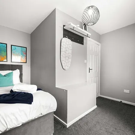 Free Parking 5 Minutes From Centre *