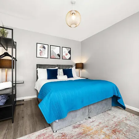 Free Parking 5 Minutes From Centre *