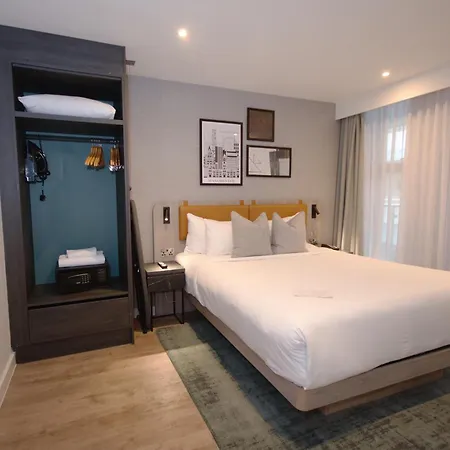 By Marriott Piccadilly Hotel 4*
