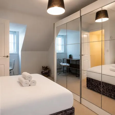 Σπίτι διακοπών Spacious 4-bedroom In Moston, Μάντσεστερ