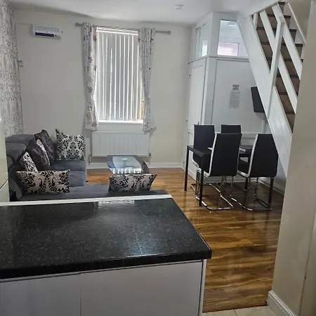 Knutsford House Holidays Дом отдыха Манчестер