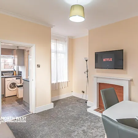 Spacious 3br In For Family & Contractor Friendly Holiday home Manchester
