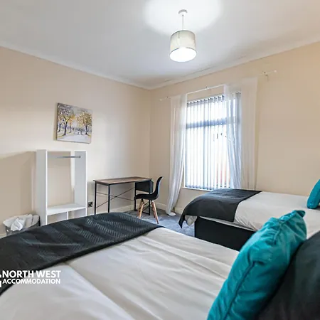 Spacious 3br In For Family & Contractor Friendly Holiday home Manchester