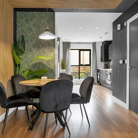 Free Parking Luxury Safari House Casa vacanze Manchester