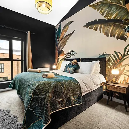 Free Parking Luxury Safari House Casa vacanze Manchester