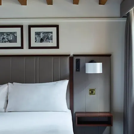 Marriott Victoria & 4* Manchester