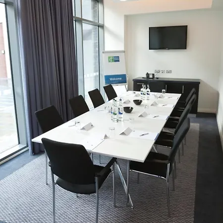 Hotel Express Centre Arena By Ihg 3*