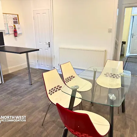 Newly Refurbished 2-bedroom In 10 Mins From Centre With Free Wifi By North West *