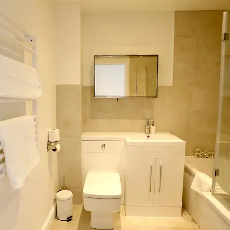 Stylish 2-bed - Walk To Deansgate Old Trafford - Pass The Keys Апартаменты