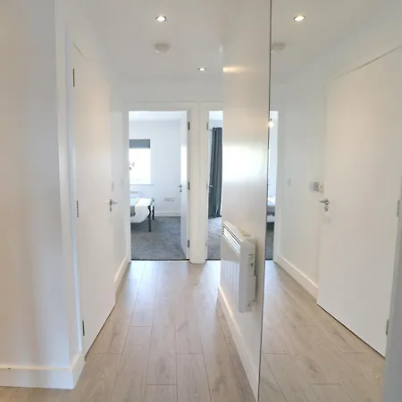 Stylish 2-bed - Walk To Deansgate Old Trafford - Pass The Keys *