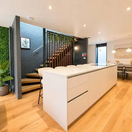 West Townhouse By Casacity