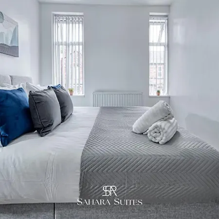 Hébergement de vacances Spacious 5-bedroom - Sleeps 10 - - Parking