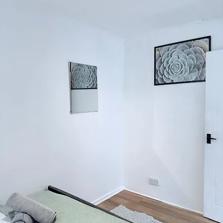 House In Mvs Snug Urban Hideaway Casa de Férias Manchester