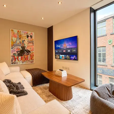 Luxury Townhouse 4br I Roof Terrace I Free Parking *