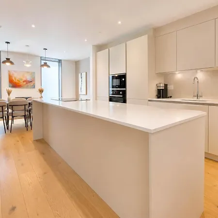 Prázdninový dům Luxury Townhouse 4br I Roof Terrace I Free Parking *