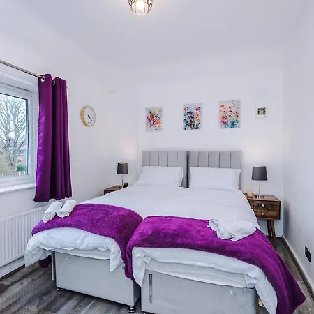 Large 3 Bed House Sleeps 7 By Host A Tatil Evi *