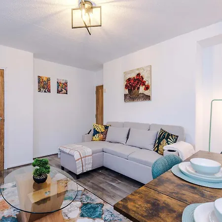Tatil Evi Large 3 Bed House Sleeps 7 By Host A