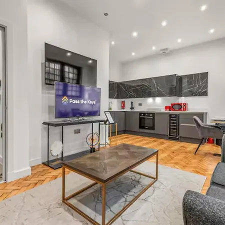 Elegant Ground Floor In Salford - Pass The Keys * Manchester