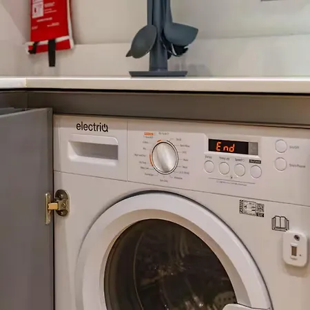 Elegant Ground Floor In Salford - Pass The Keys Apartment Manchester
