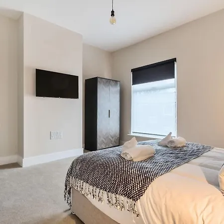 Stylish House Near Manchester City Centre & Coop Arena - Free Parking Prázdninový dům *