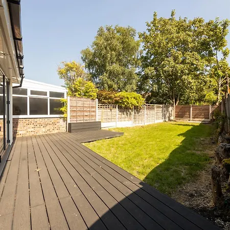 Semesterbostad Spacious & Modern 3 Bedroom Home In Manchester - Private Parking *