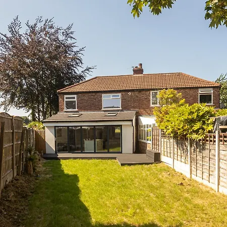Prázdninový dům Spacious & Modern 3 Bedroom In - Private Parking Manchester
