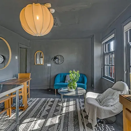 Guestready - Rose And Monkey * Manchester