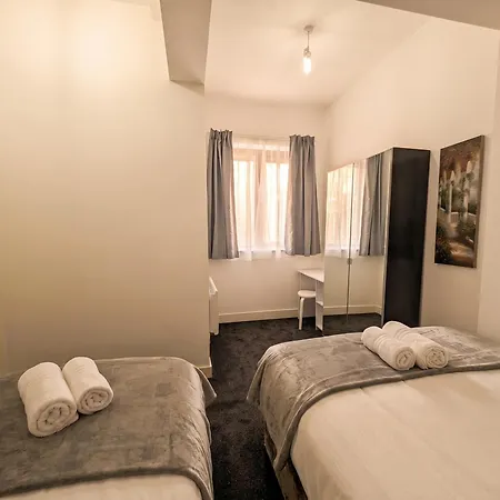 Sleek 2 Bedroom - Stadium Links Manchester