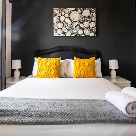 Lord Street With Free Parking & Wifi- Salford Uni, Victoria Station, Ao Arena * Manchester