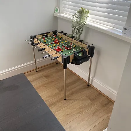 Large 5-bedroom House In Salford-free Parking-sleeps 10 Holiday home Manchester