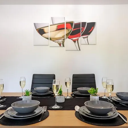 Ancoats Eden Centre - Free Parking - Contractor Business - 2 Bath - 3 Bedroom