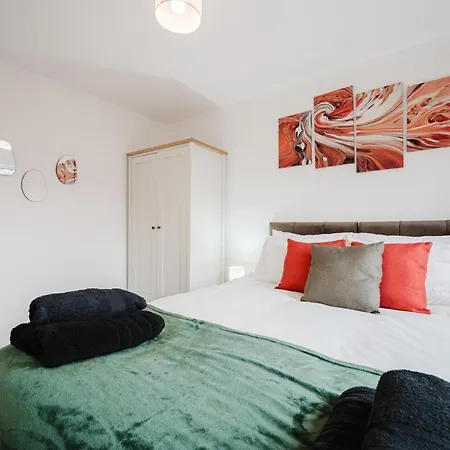 Ancoats Eden Centre - Free Parking - Contractor Business - 2 Bath - 3 Bedroom Villa *