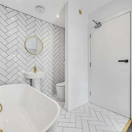 Free Parking The Quays- Sleeps 8 By Genesis Living Casa vacanze